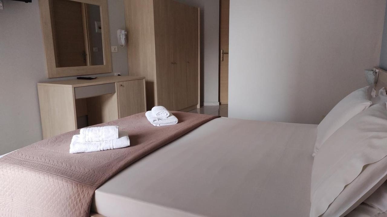 Delfini Hotel Nydri  Bagian luar foto